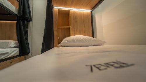Bunk Bed in Mixed Dormitory Room