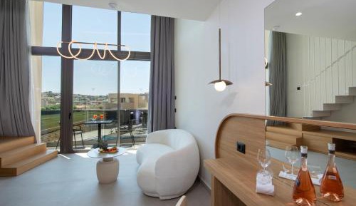 Horizon Maisonette Pool View