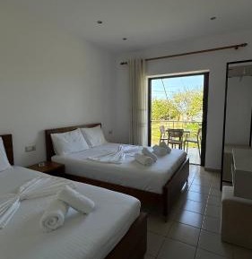 Triple Room with Garden View