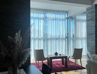 Suite with Mountain View