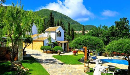 Villa with Garden View