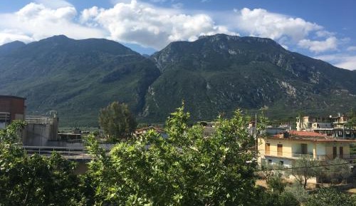 Double or Twin Room with Mountain View