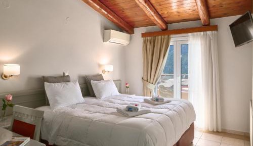 Family Connecting Twin Rooms with Spa Bath