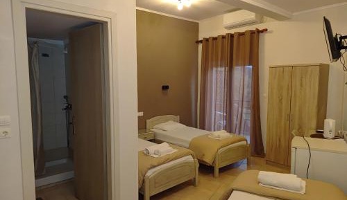 Triple Room with Terrace