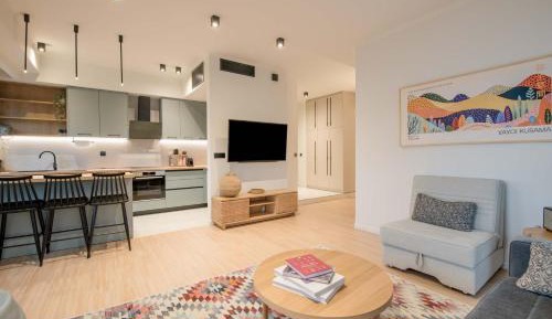 Two-Bedroom Apartment with Lake View