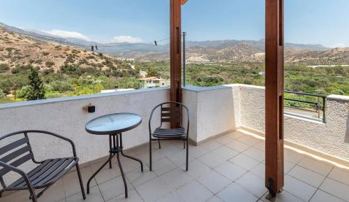 Studio with Mountain View