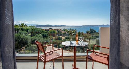 Deluxe Family Room with Sea View