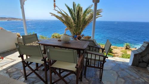Studio Apartment with Sea View