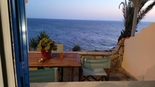 Studio Apartment with Sea View