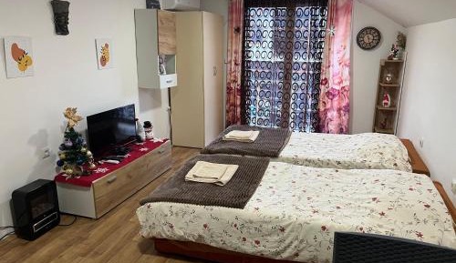 Twin Room with Private External Bathroom