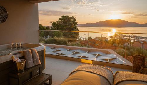 Deluxe Suite with Sea View