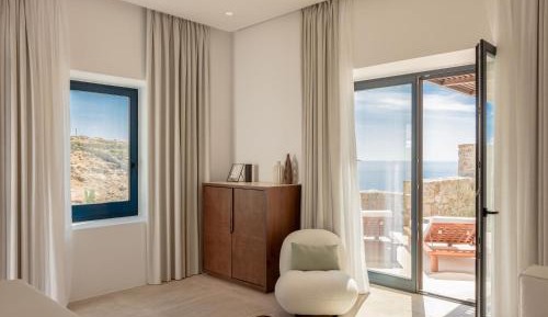 Deluxe Pool Suite with Sea View