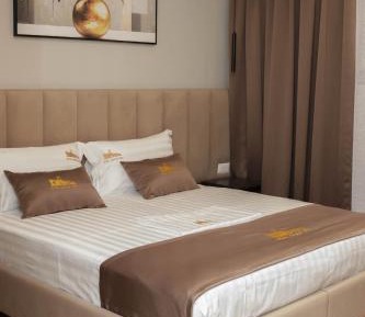 Standard Queen Room