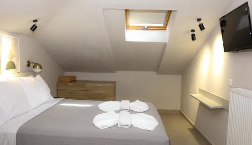 Two-Bedroom Apartment with Balcony and Sea View