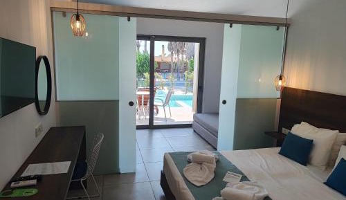 Deluxe Family Suite