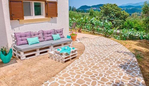 Apartment with Garden View