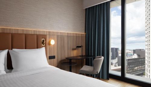 Standard King Room with City View
