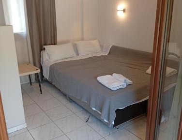 Deluxe One-Bedroom Apartment with Garden View
