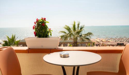 Standard Triple Room with Sea View