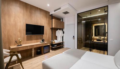 Twin Room with Balcony