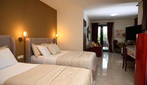 Ground Floor Apartment with Private Garden 