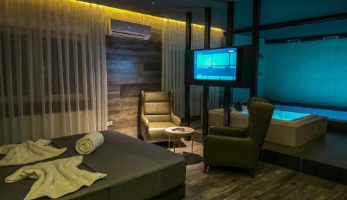 Junior Suite with Private Pool