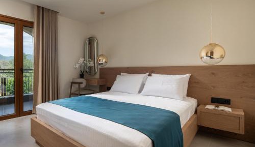 Deluxe Suite with Sea View