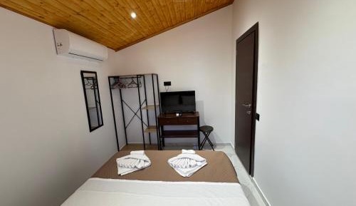 Two-Bedroom Deluxe Apartment with Balcony