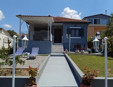 Three-Bedroom Vacation Home 