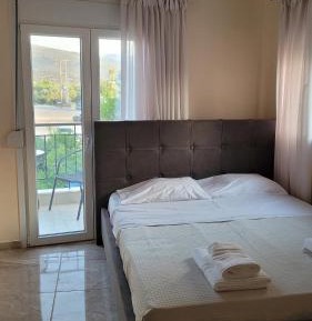 Studio Apartment with One Double Bed