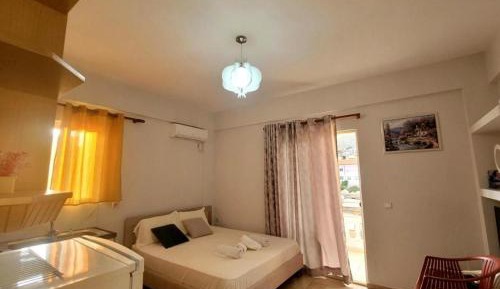 King Studio with Sofa Bed