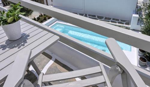 Superior Room Pool/Jacuzzi View