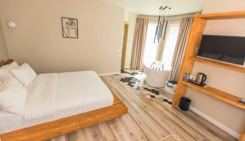 Double Room with Spa Bath