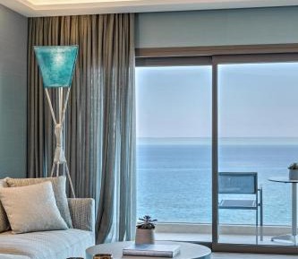 Sea View Deluxe Suite