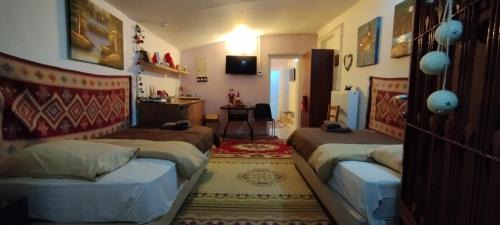 Deluxe Two-Bedroom Apartment with Garden View