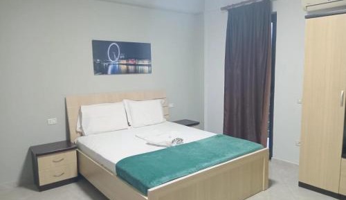 Deluxe King Suite