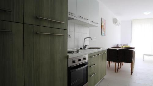 Two-Bedroom Apartment with Patio ( 3 Adults )