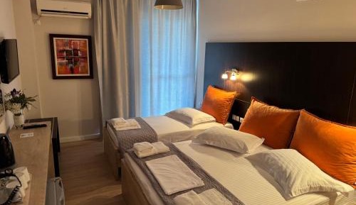 Standard Triple Room with Sea View