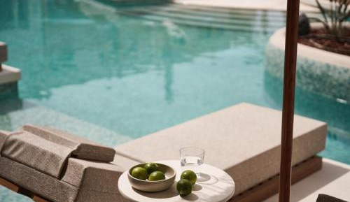 Luxe Room Swim Up