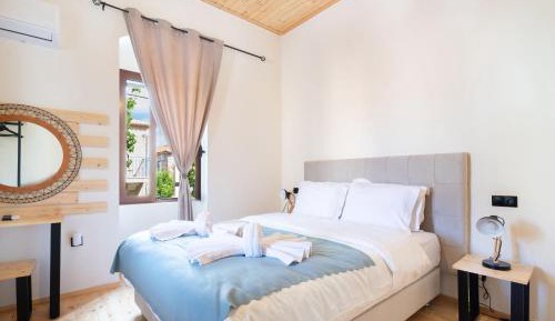 Two-Bedroom Apartment with Balcony and Sea View