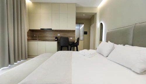Deluxe Double Room with Balcony and Sea View