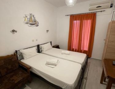 Double or Twin Room with Mountain View
