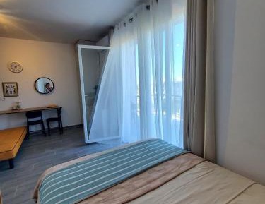 Studio Apartment with Sea View