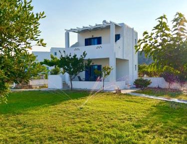 Deluxe One-Bedroom Apartment with Garden View