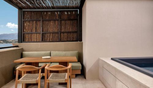 Deluxe Guest room, 1 King, Sea view, Balcony, Whirlpool