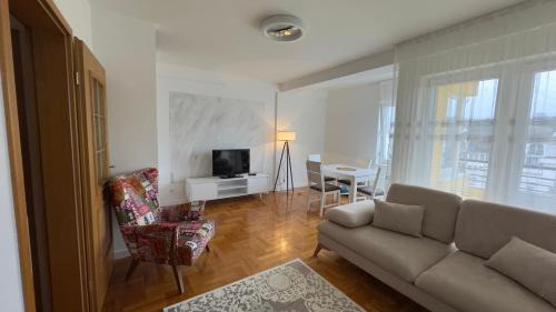 One-Bedroom Apartment with Balcony