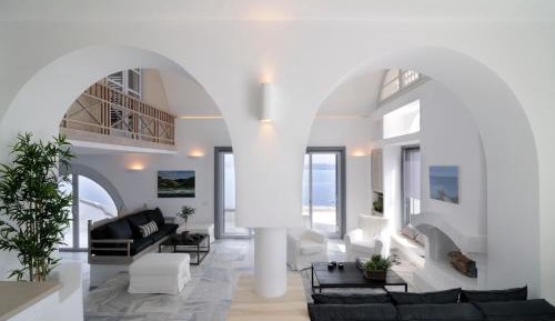 Two-Bedroom Villa with Panoramic Caldera View