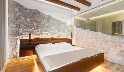 Deluxe Double Room with Balcony and City View