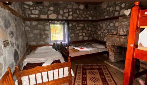 Triple Room with Private Bathroom