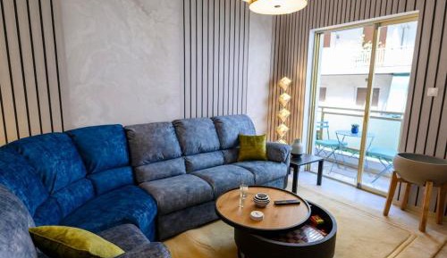 Two-Bedroom Deluxe Apartment with Balcony